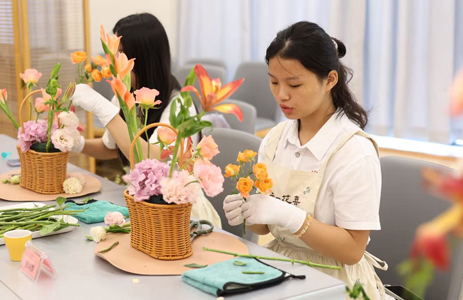 臺(tái)靈機(jī)電周末團(tuán)建：插花活動(dòng)豐富員工生活